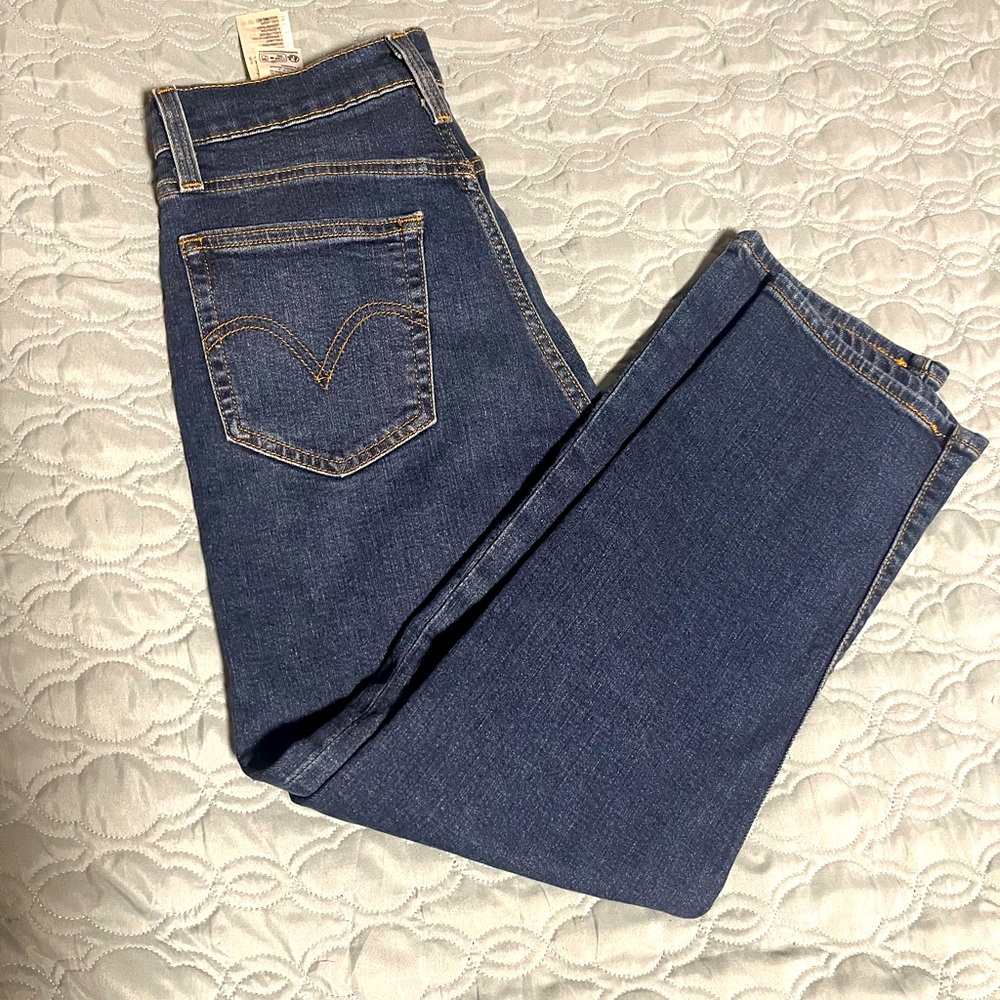 NWOT Levi’s Wedgie Straight Jean